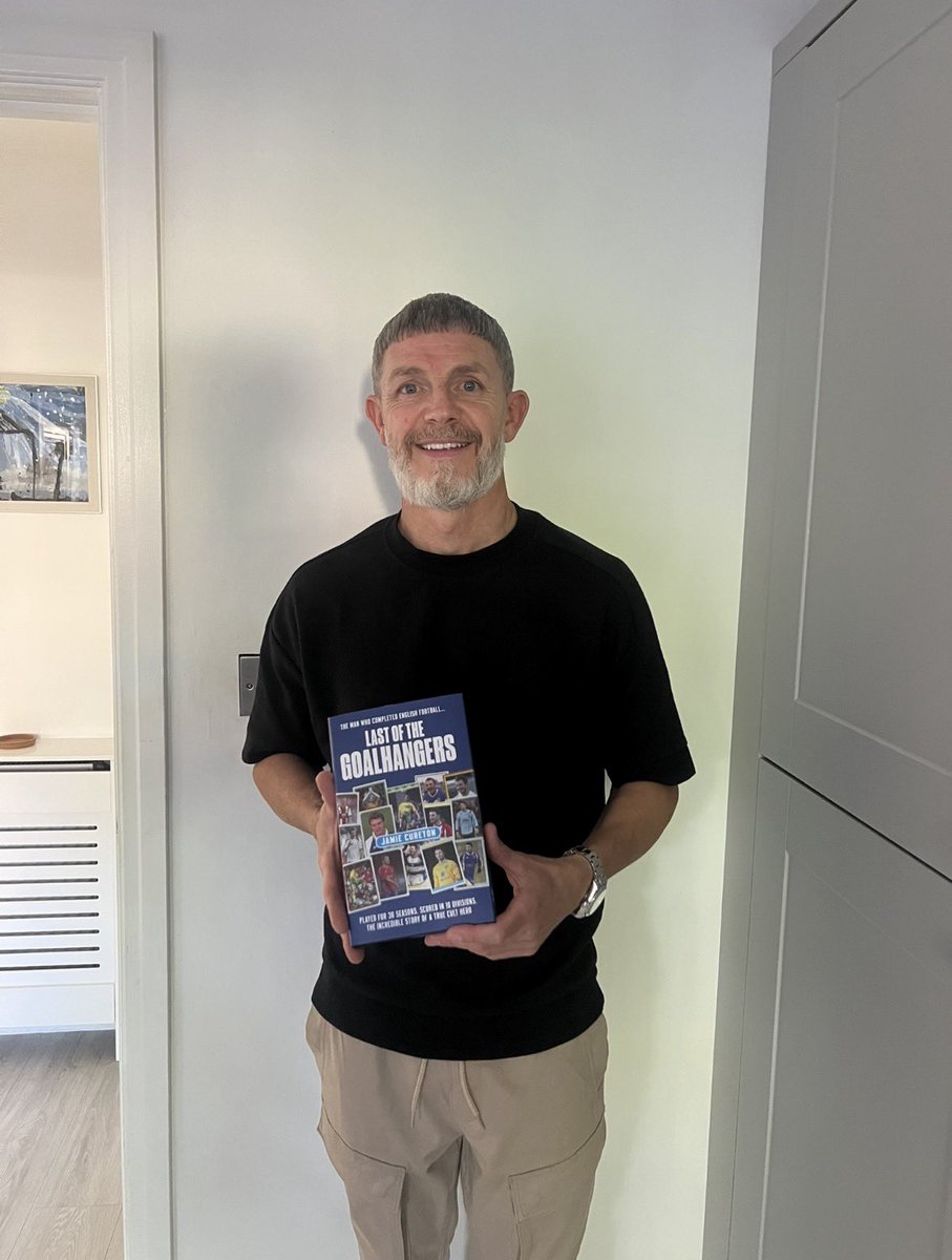 TVickers1's tweet photo. A huge thank you to @JamieCuro for very kindly donating one of his new books for me to auction off for the @as9foundation please reply or DM me with a bid, ends Friday 8pm. Jamie will personally sign the book to the winner ✍️ #brfc #Readingfc #ncfc #ecfc https://t.co/6COEYGjfb1