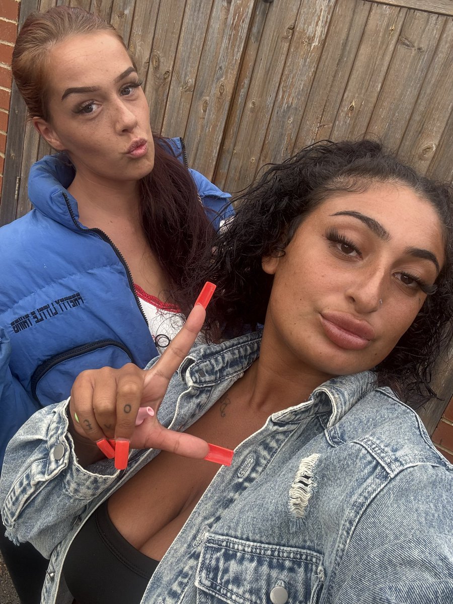 jadapaigeboo's tweet photo. Me and @xGoddessEllaa are active doing doubles all night 
Online, customs, real time https://t.co/SeCqCjMzkE