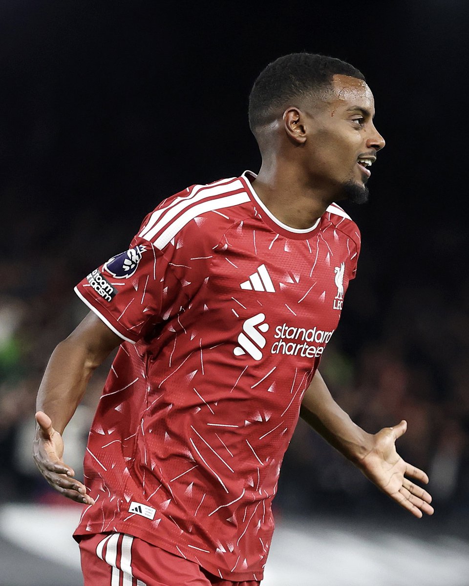 premierleague's tweet photo. 🔴 Alexander Isak is thriving under Andoni Iraola 
🇩🇪 Pascal Gross is rolling back the years
💪 Promoted sides are showing resilience

Here's ten things we've learned from the 2026/27 season so far 👉 https://t.co/fJDve1UghO https://t.co/tjq6pOo57J