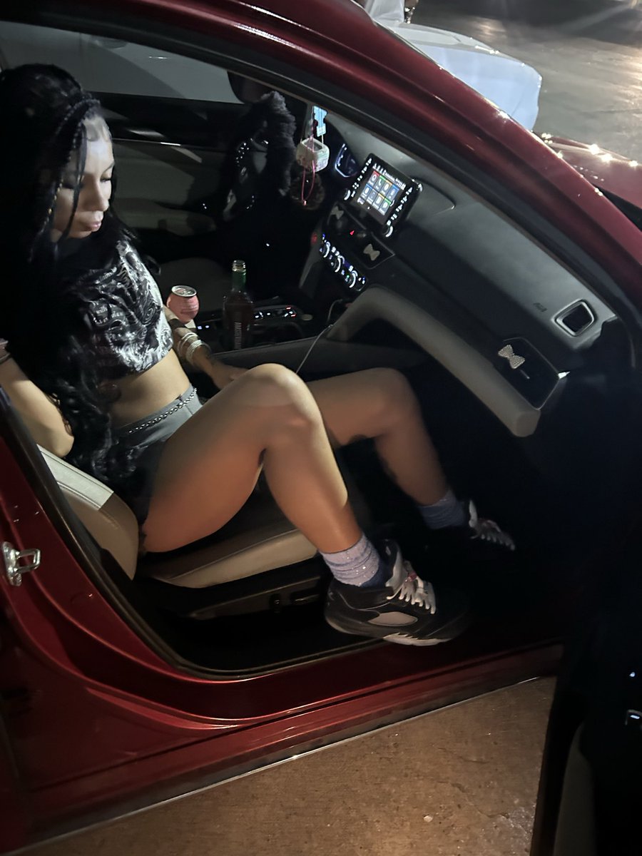 marisbthuggin's tweet photo. flics 💋 https://t.co/f93DDhYRkB