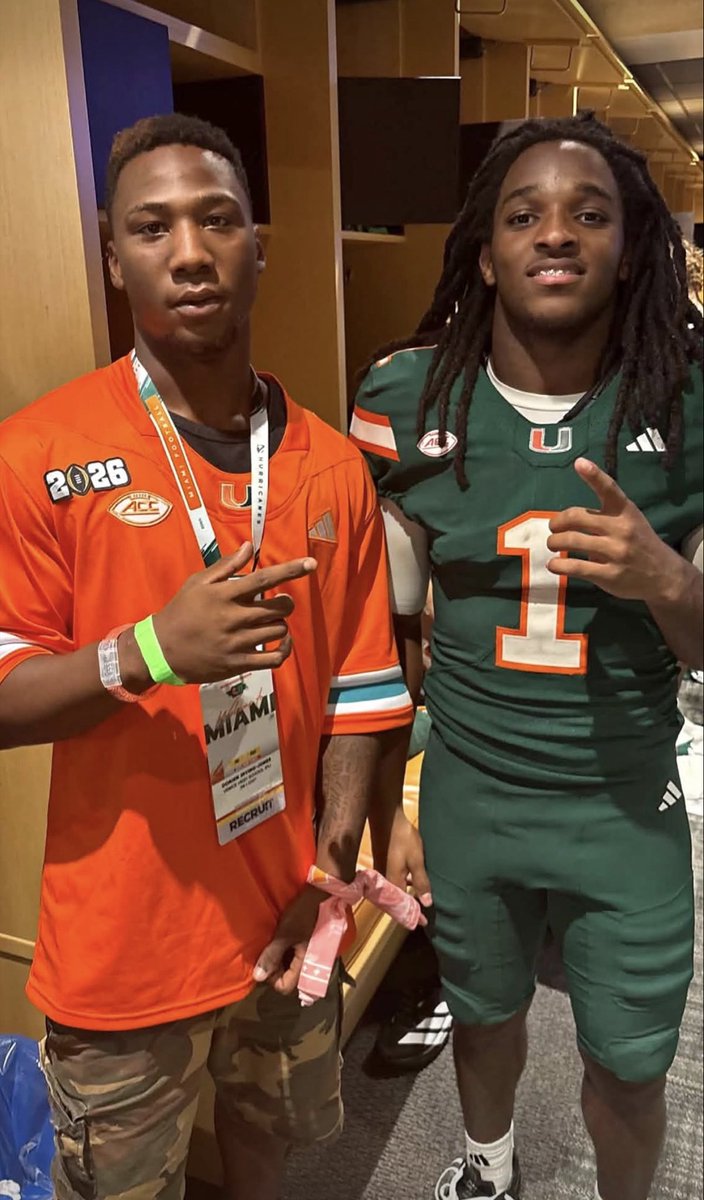 Grindhmedia's tweet photo. TWO SCHOOLS. SAME DREAM. 🏈🌴

CJ Obaseki (Riverview) and Macho Irving-Jones (Venice) PULLED UP to Miami Saturday for an official visit. Keep grinding, fellas. 🖤💛

#GrindHouseMedia #HardWorkLivesHere https://t.co/efgbGAWV58