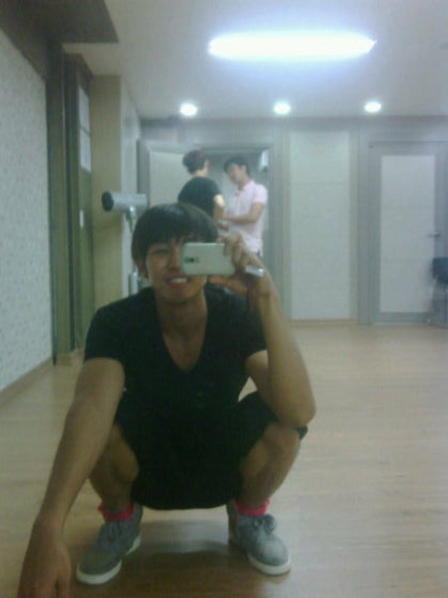 gwamilleo_1046's tweet photo. 임슬옹 옛날 사진 정말 좋은 느낌을 줌 https://t.co/Qxb0SXHJlD