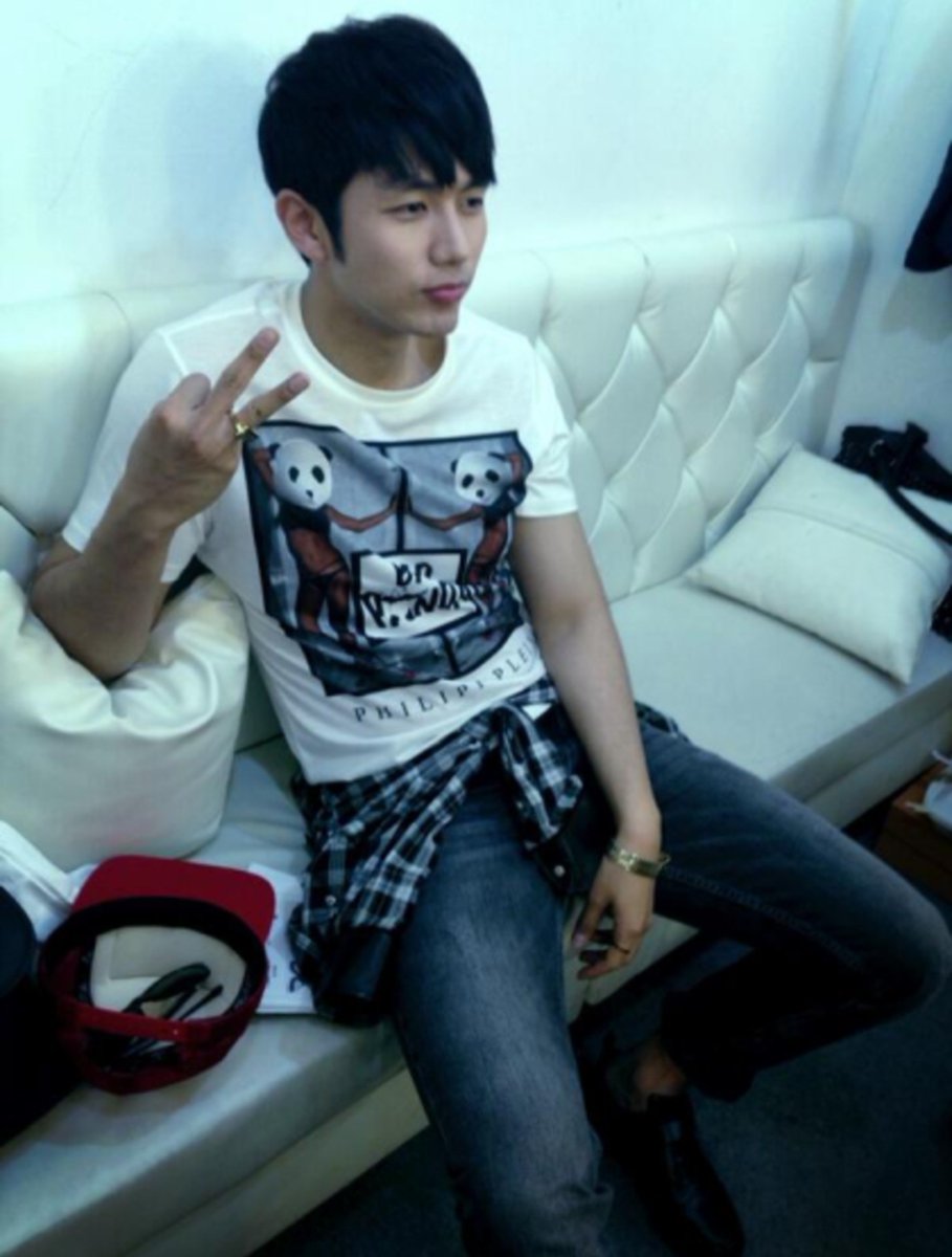 gwamilleo_1046's tweet photo. 임슬옹 옛날 사진 정말 좋은 느낌을 줌 https://t.co/Qxb0SXHJlD