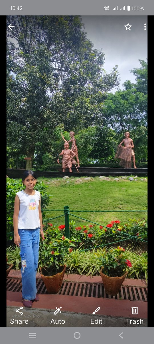 Livenletlive555's tweet photo. My Hero and my Queen.... https://t.co/vXgpAphhw8