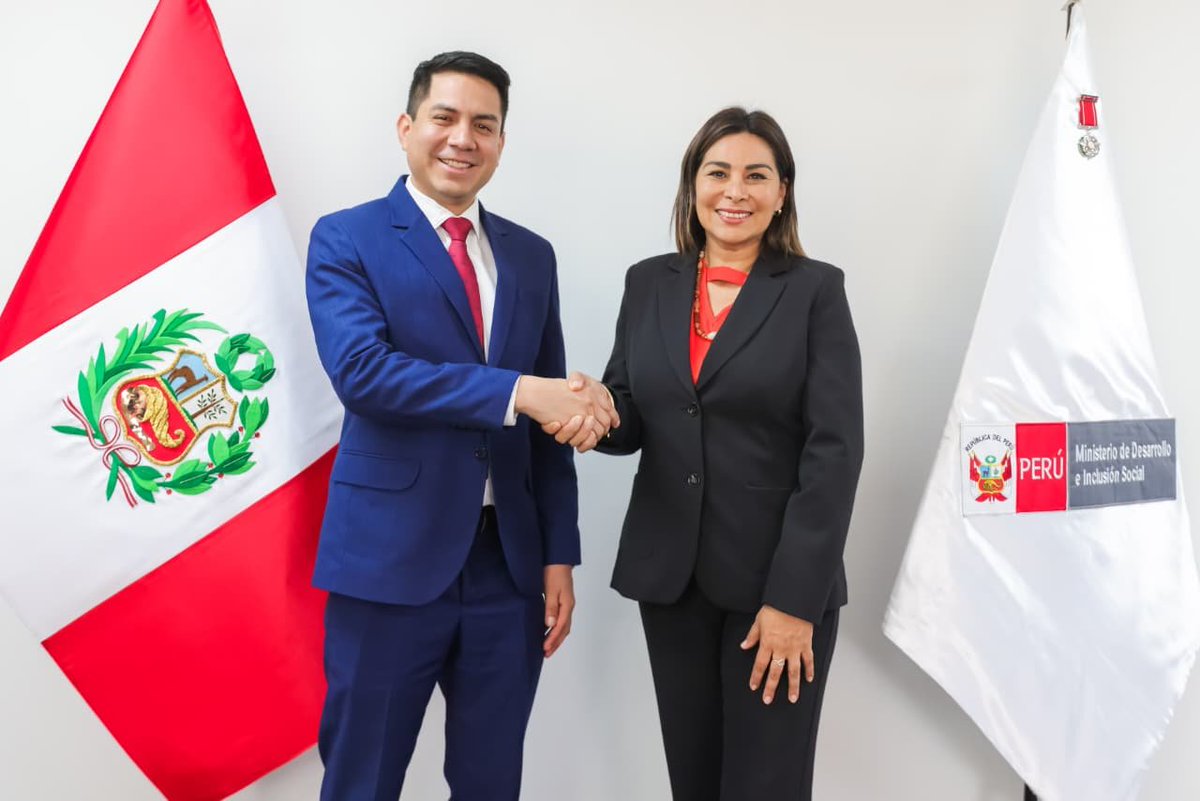 MidisPeru's tweet photo. 🤝 Diálogo y articulación para fortalecer la inclusión social.

La ministra Maritza Canales sostuvo una reunión de trabajo con el diputado por Lima Metropolitana, Marco Pacheco Quispe, para abordar las necesidades de la población y diferentes acciones vinculadas a los programas y servicios del Midis.

Durante el encuentro conversaron sobre el fortalecimiento de la protección social, la atención a la población vulnerable y las acciones que impulsa el sector para responder a sus necesidades