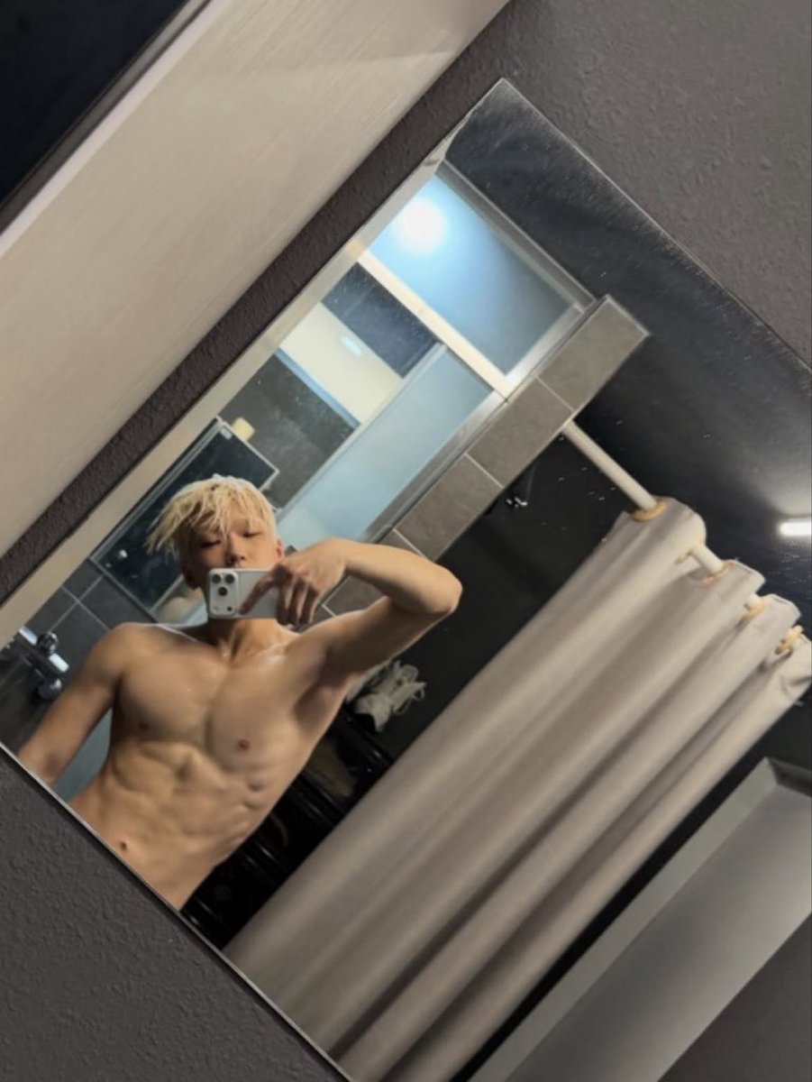 shawtywannawait's tweet photo. bobby https://t.co/eCOK0swxDA