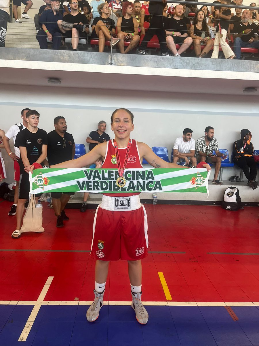 betisvalencina's tweet photo. 🥊💚 Felicitamos a #ValeriaLozano Gotor por el triunfo logrado en su categoría en la #BoxingSpiritCup, en Portugal. 
🏆 Cada victoria suma experiencia y aprendizaje en su formación.
¡Enhorabuena, Valeria! 💚👏#betis #valencina #boxeo @BoxeoMundial @BoxingNewsED https://t.co/M9agsY61oN