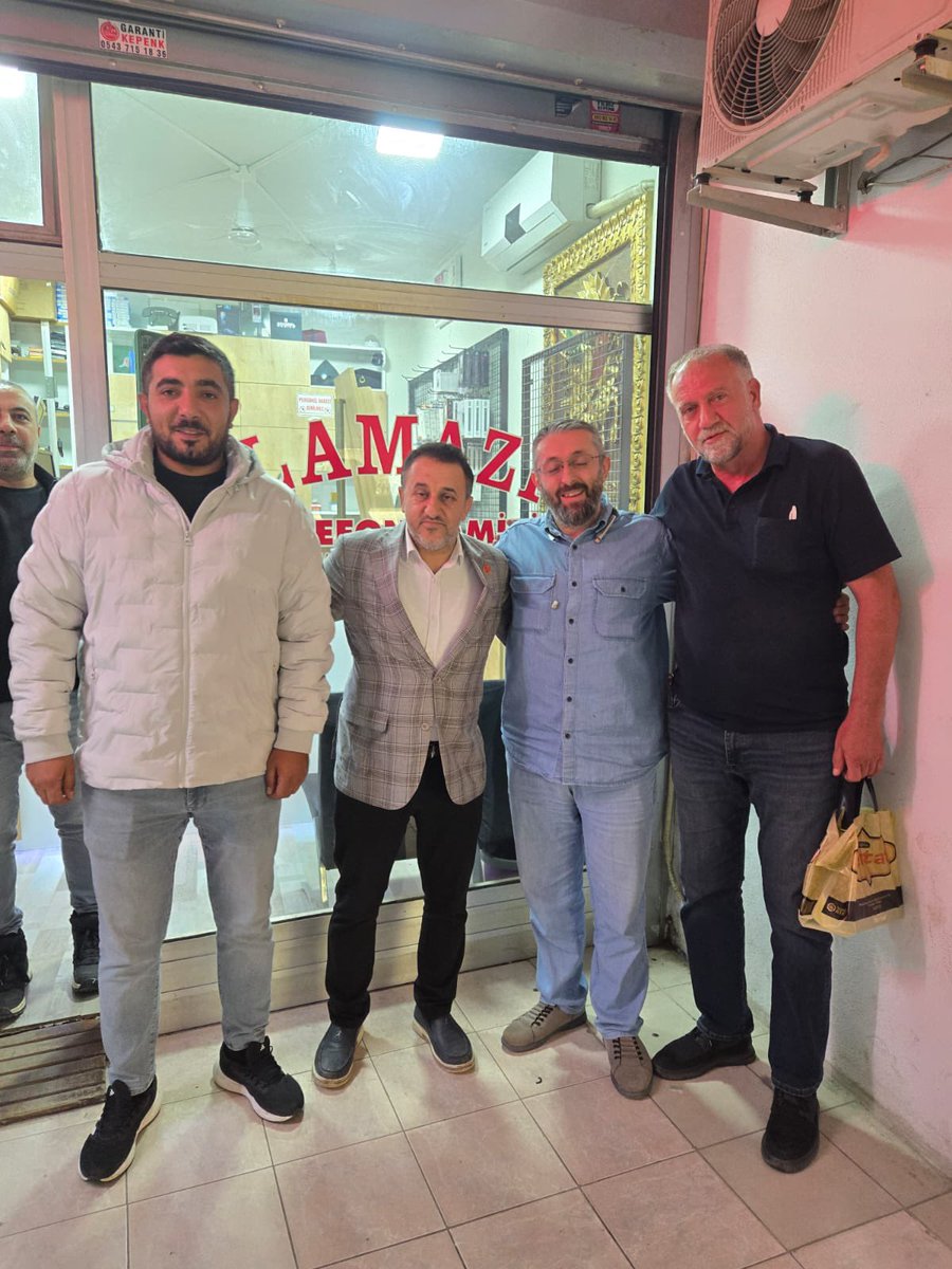 doganbekiroglu's tweet photo. Hayırlı İşler Komşum programları kapsamında Meclis Üyemiz ve Yöneticilerimiz birlikte Burhan Topal ve Bülent Şahin beyleri ziyaret ederek hasbihalde bulunmuştur. Allah hayırlı bol kazançlar nasip etsin inşallah @MHP_Bilgi https://t.co/54ZuQH6sNu