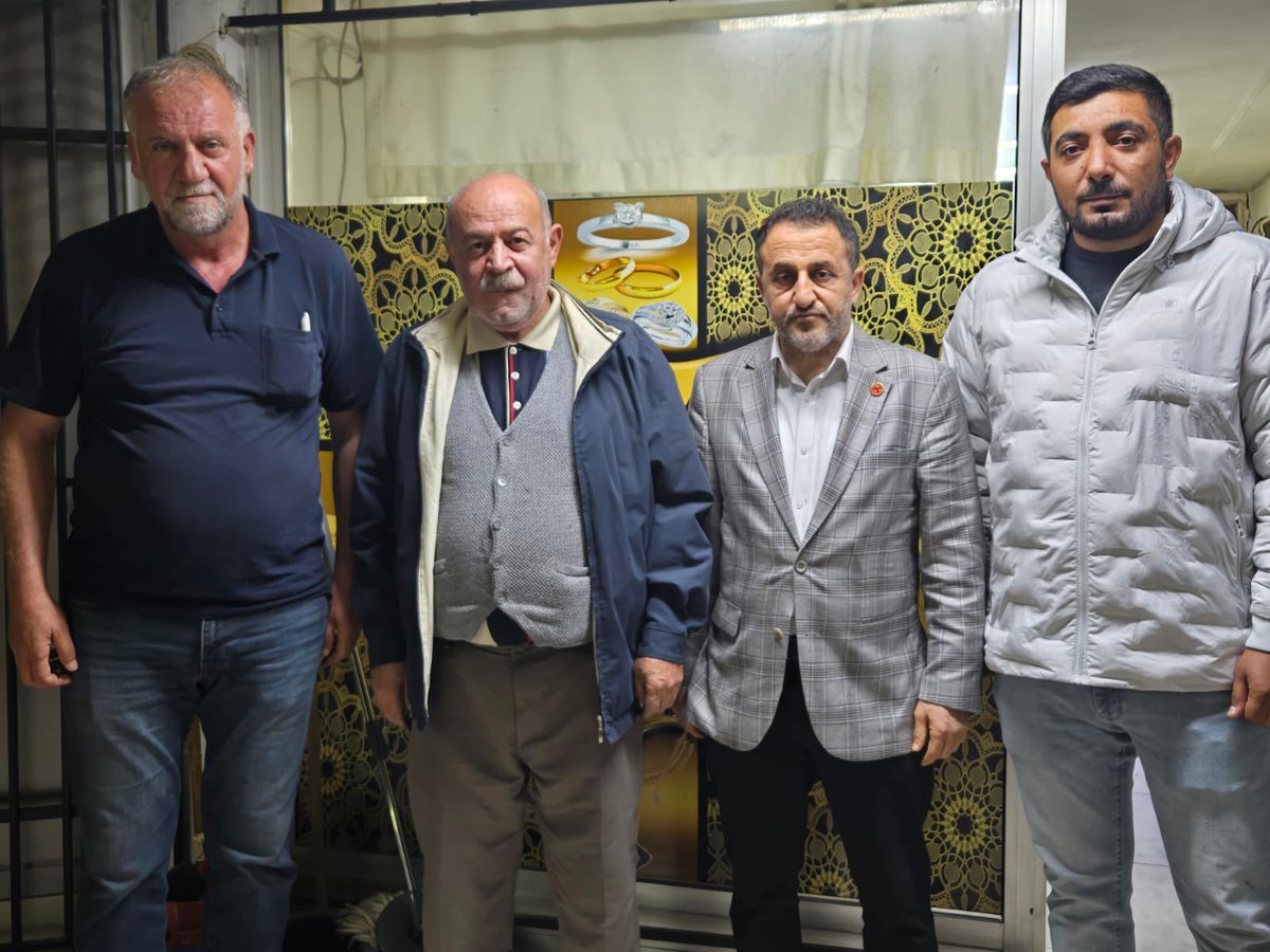 doganbekiroglu's tweet photo. Hayırlı İşler Komşum programları kapsamında Meclis Üyemiz ve Yöneticilerimiz birlikte Burhan Topal ve Bülent Şahin beyleri ziyaret ederek hasbihalde bulunmuştur. Allah hayırlı bol kazançlar nasip etsin inşallah @MHP_Bilgi https://t.co/54ZuQH6sNu