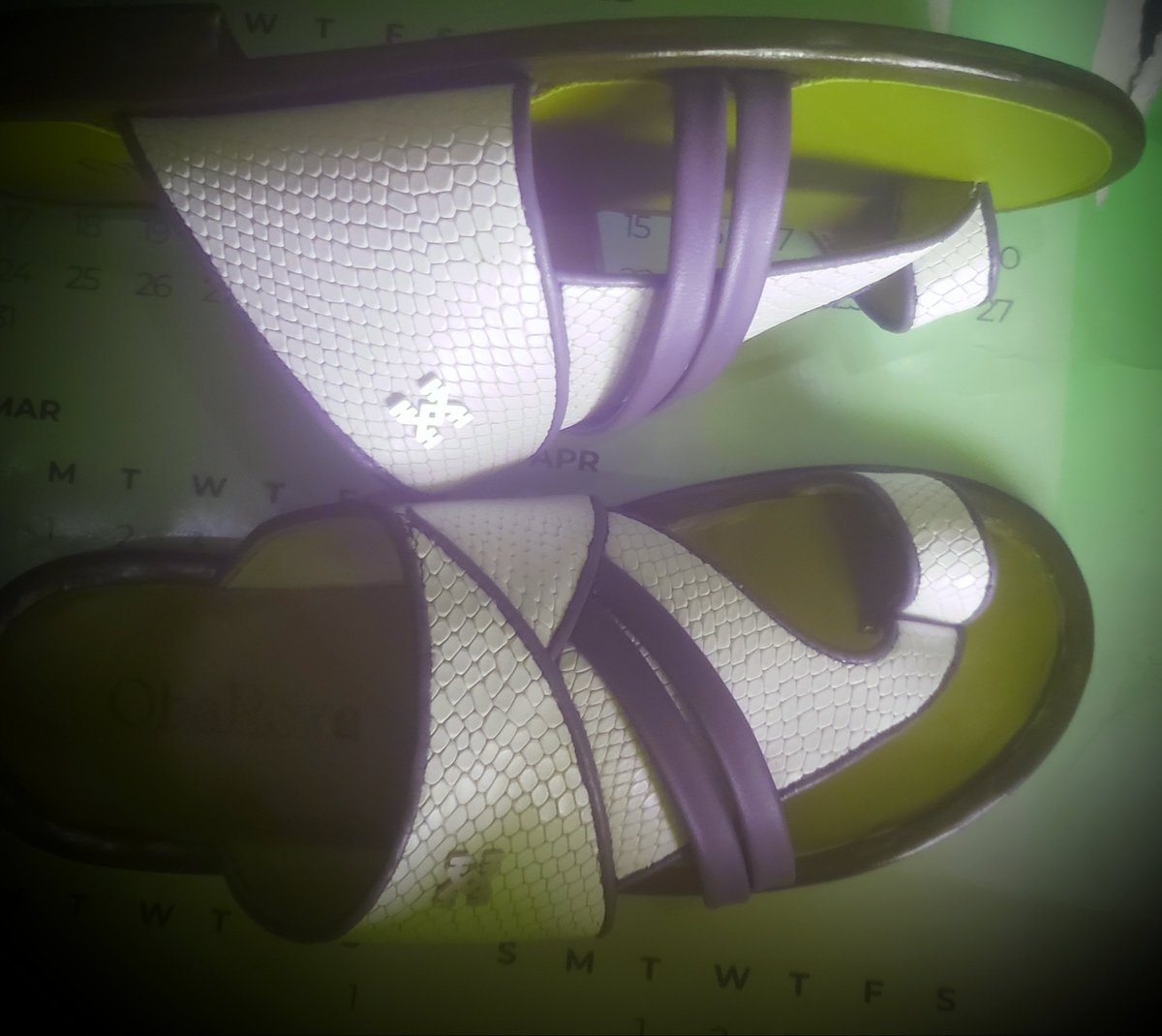 timothymuller04's tweet photo. Step into comfort and elegance. 👡✨
Stylish, classy and designed to complement your everyday look. Whether you’re dressing up or keeping it simple, this pair adds that perfect finishing touch.
Quality you can see. Comfort you can feel. Style you’ll love. ❤️
📩 DM to order. https://t.co/ui037MUU1i