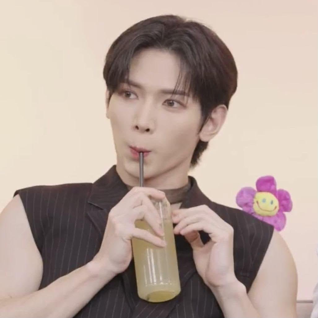horangy06's tweet photo. Fans of other groups and brands are supporting ys more than a lot of you. If you have nothing helpful to say then you should just stay quiet. We didnt ask you to do anything or participate. Let us be..
Yeosang Deserves More
#여상에게_더_많은_활동_노출_기회 #YeosangDeservesBetter https://t.co/nTclW7enSX
