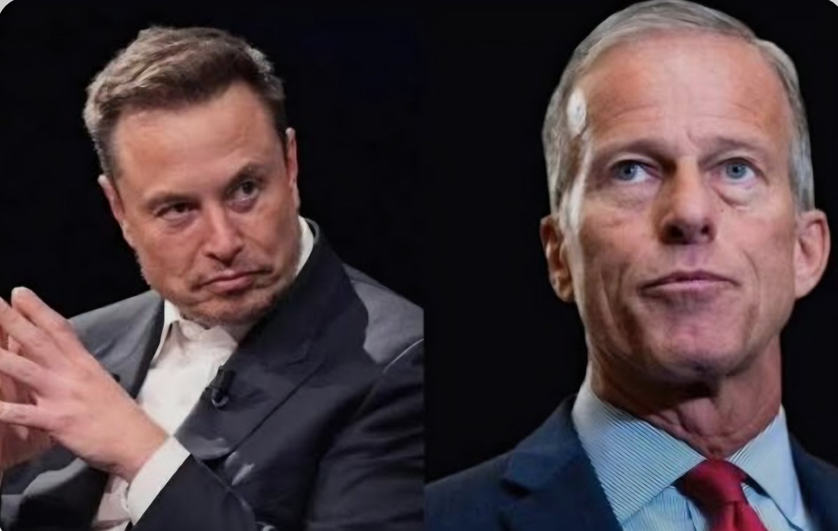 Chicago1Ray's tweet photo. What kind of Majority leader says he can't get the Save America Act passed bc Democrats won't vote for it 

I concur with Elon, who said failing to pass the Save America Act is an act of high treason against America https://t.co/y3p34sxbJZ