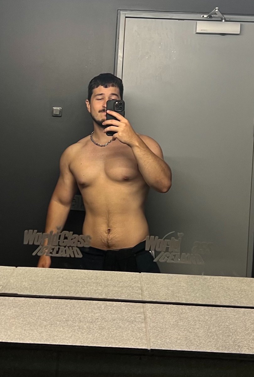 muscleroommate's tweet photo. 🤙 https://t.co/7W4LD7vZSV