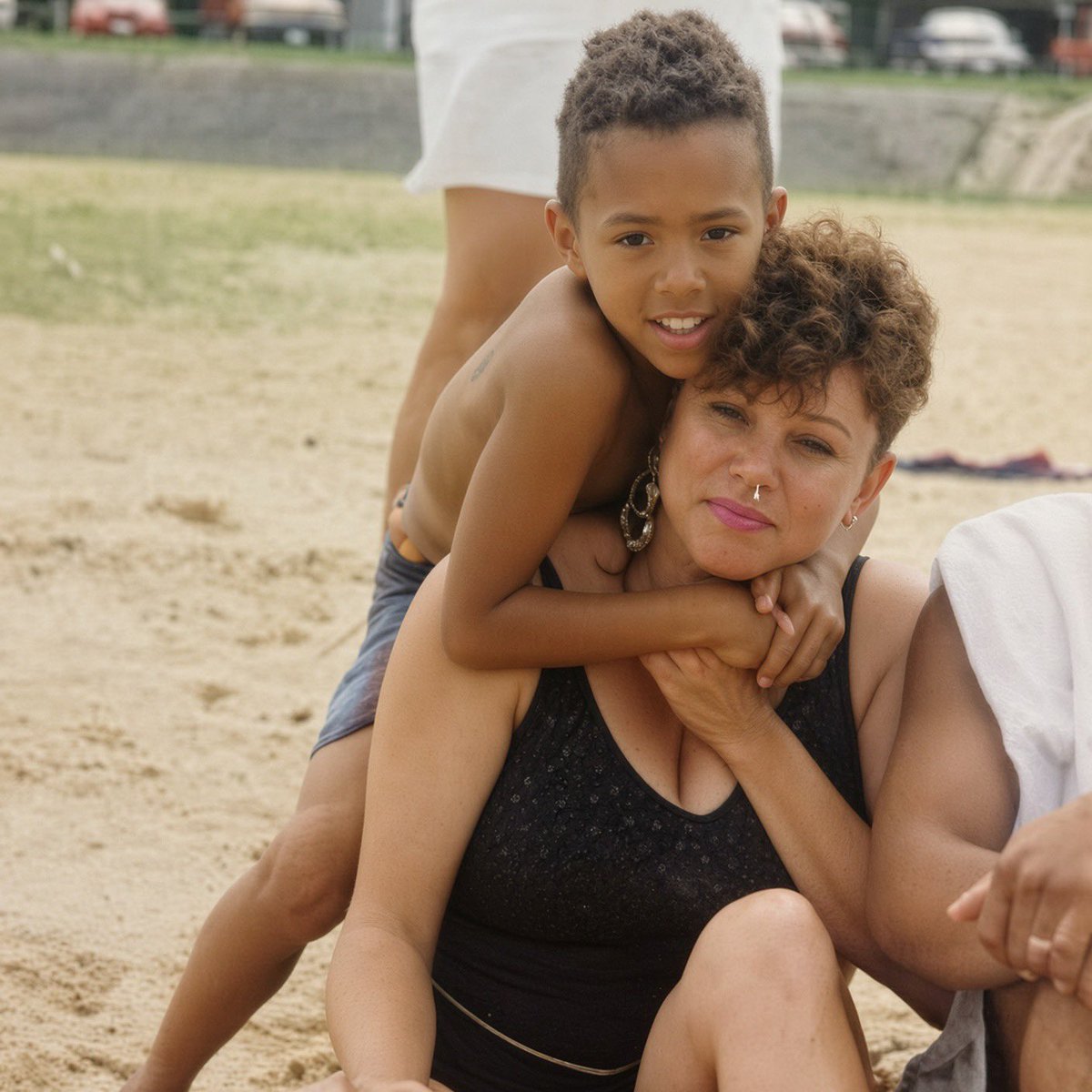 opolot_ronnie's tweet photo. Chris Brown’s mom Joyce Hawkins waited for him so they could grow up together ❤️

Them in 1994                                   Them now https://t.co/uRgGKvWL7q