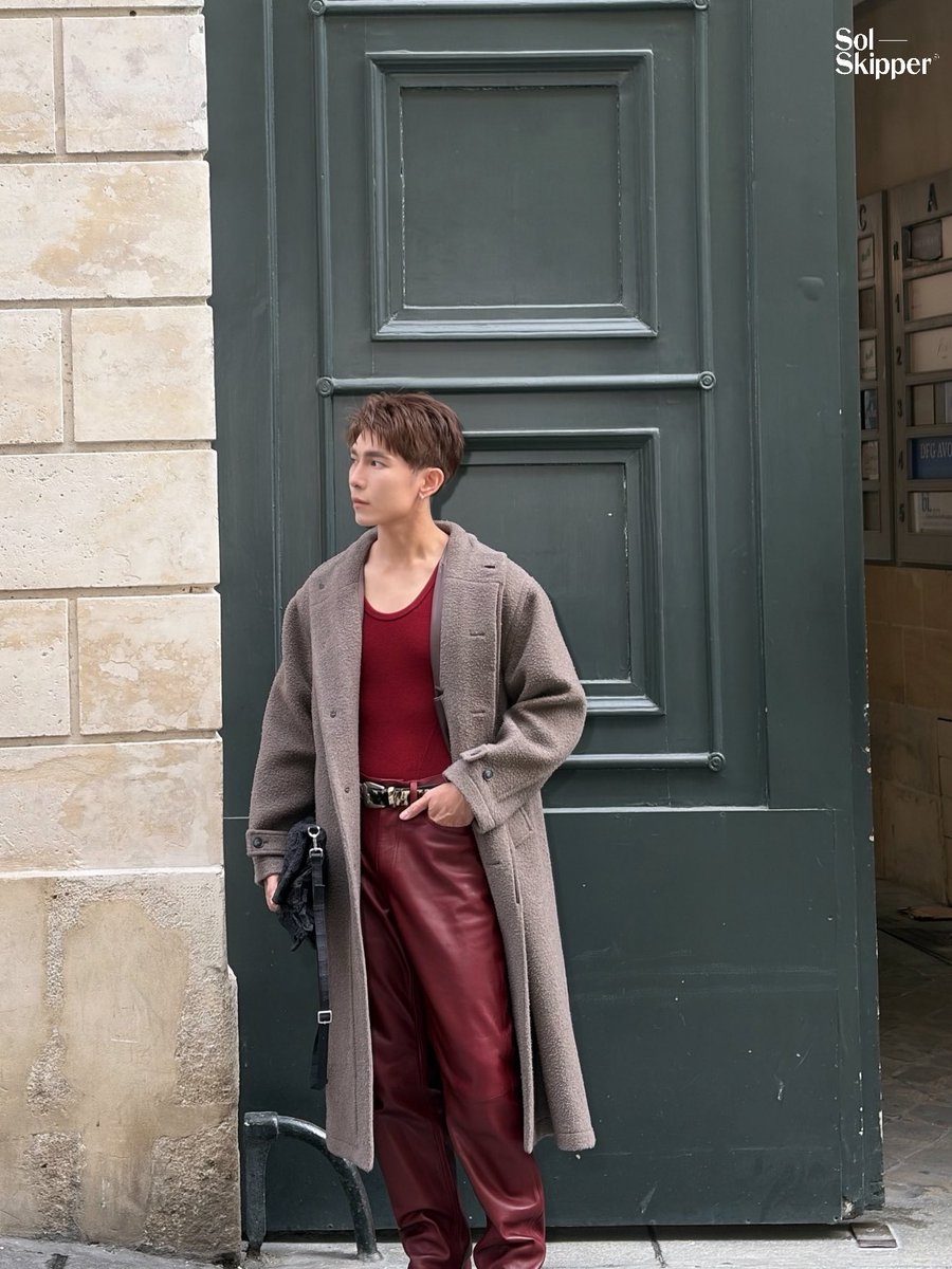 SolSkipperCo's tweet photo. Bonjour, Paris! 🇫🇷✨

MEW X ELIE SAAB HM 

@MSuppasit
#ELIESAABxHMwithMew
#MewSuppasit
#HM #HMThailand #HMThailandxMEW https://t.co/1a0T8NkFTH