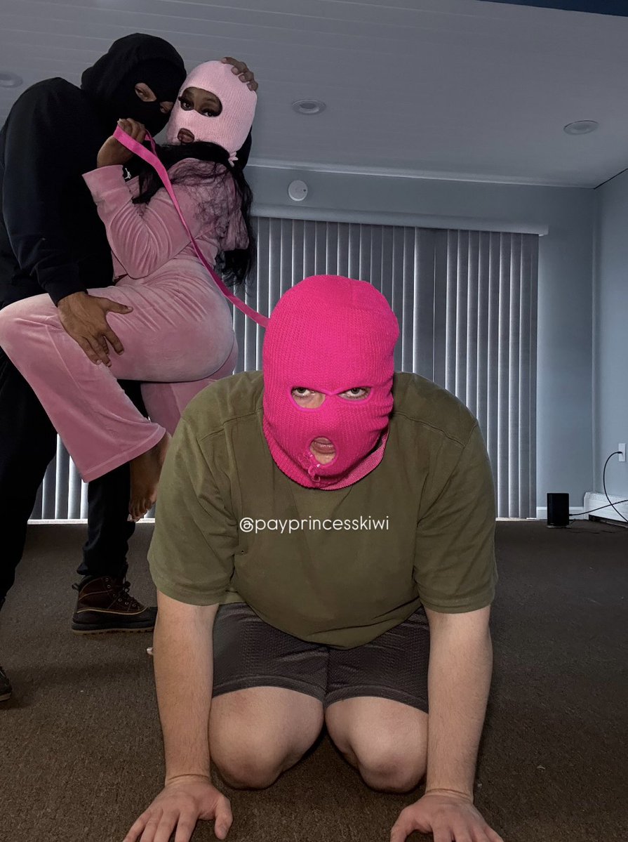 payprincesskiwi's tweet photo. mommy, master &amp; our mutt 🦮💕🔥
@cucked4us 

• findom femdom https://t.co/HuZKUKkWLU