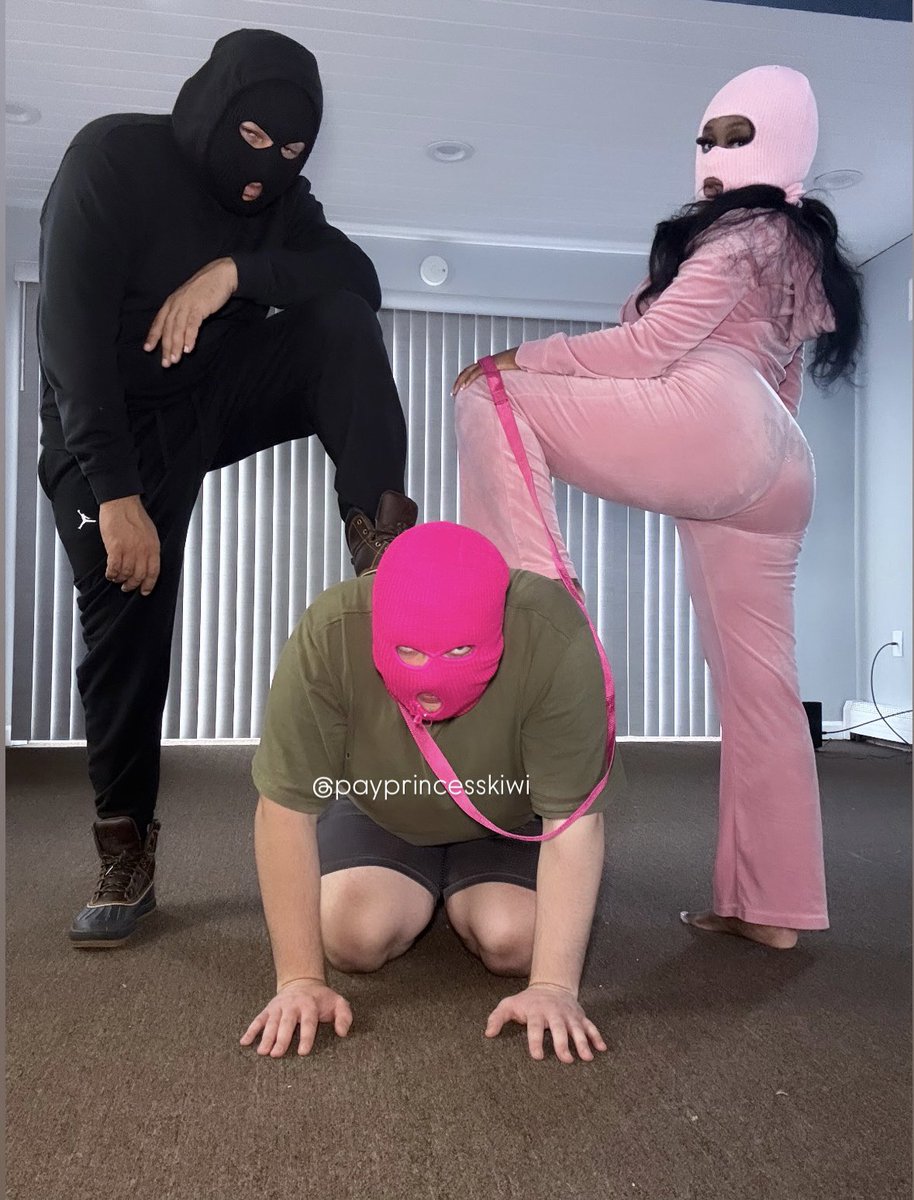 payprincesskiwi's tweet photo. mommy, master &amp; our mutt 🦮💕🔥
@cucked4us 

• findom femdom https://t.co/HuZKUKkWLU