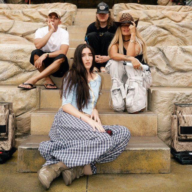 Cerdemi1's tweet photo. "BbY WOW" (34) de Karol G, rusowsky &amp; Judeline supera a "PROVENZA" (33) de ella misma y es ahora la decimocuarta (#14) canción femenina en español con mas dias en el Top 10 de Spotify Global. https://t.co/OFs0Dznzl2