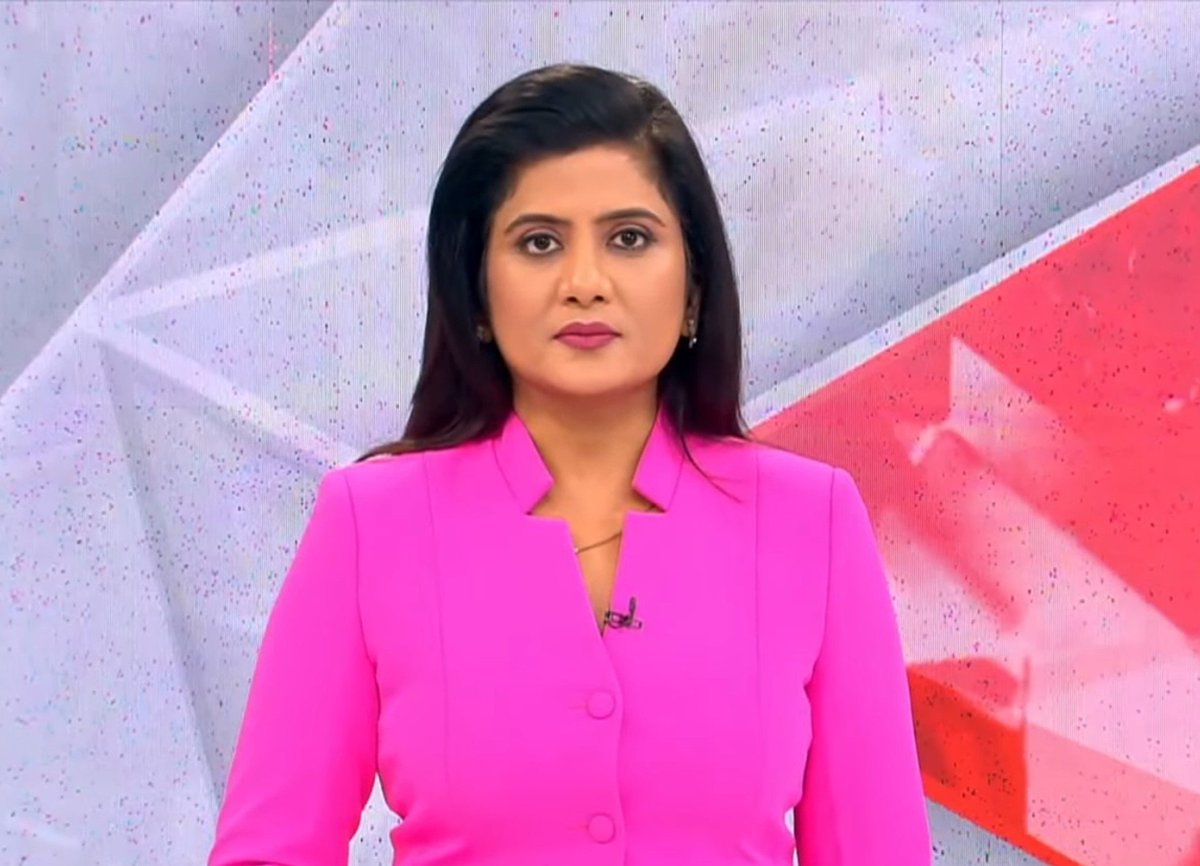 TARUNMI24's tweet photo. #Monday
🩷🩷🩷🩷
#pinkoutfit #pinkdress #pinkvibesonly #pinkbeauty #cutelooks #cuteness #cutesmile #9BajGaye #ekaurekgyarah #lunchbreak #KhabreinAsardar #7tak #Khabrein7tak #Shankhnaad #Vishesh @nehabatham03 Didi https://t.co/f4iDh7KpBg