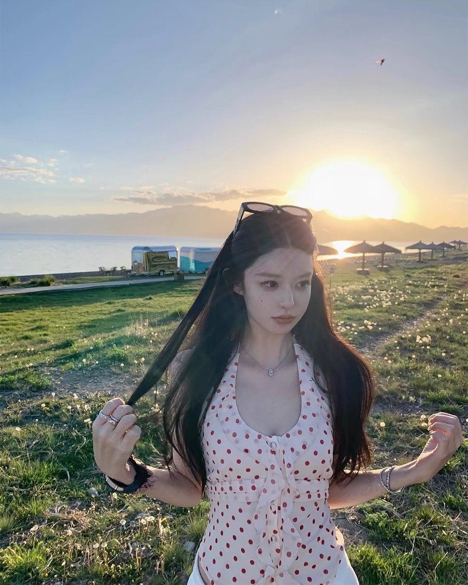 VarjBruno's tweet photo. Top of the morning! 🚀 You should know that you’ve got a spark in you—let it light up the path ahead. 🌻
CSOmJn https://t.co/0cFF96kqaF