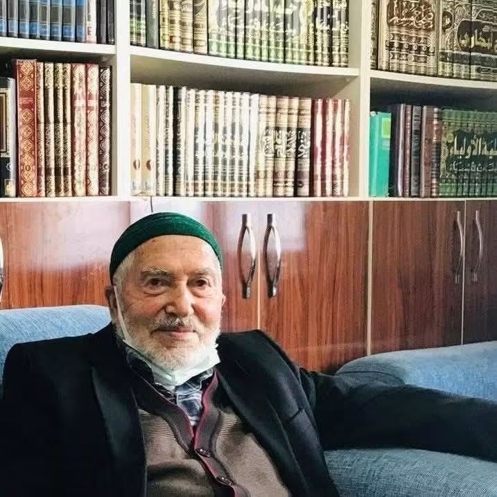 ZekiAras16's tweet photo. "Alimin ölümü alemin ölümüdür."

Genel Merkez Kurucu Üyemiz Sn. Davut Taştekin Başkanımızın amcası, Bursa'mızın kıymetli ilim ve irfan insanlarından Molla Abdurrahman Taştekin Hocamızın taziyesine katıldık. 

Merhum hocamıza Allah’tan rahmet, Taştekin ailesine ve sevenlerine sabırlar diliyorum.