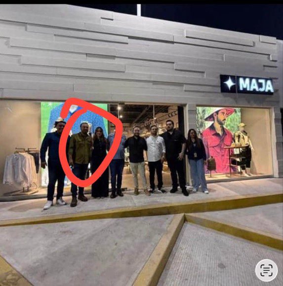 jorgegogdl's tweet photo. Amilcar Olán fue captado en Lugano, Suiza usando una gorra marca Maja, SnapBack, Jorge Amilcar Olán es franquiciatario de Maja donde es socio de los hijos de Rocha Moya con quienes sale en una foto.

El lavado de dinero del Bienestar. A través de Maja. https://t.co/0T1AniaAEl