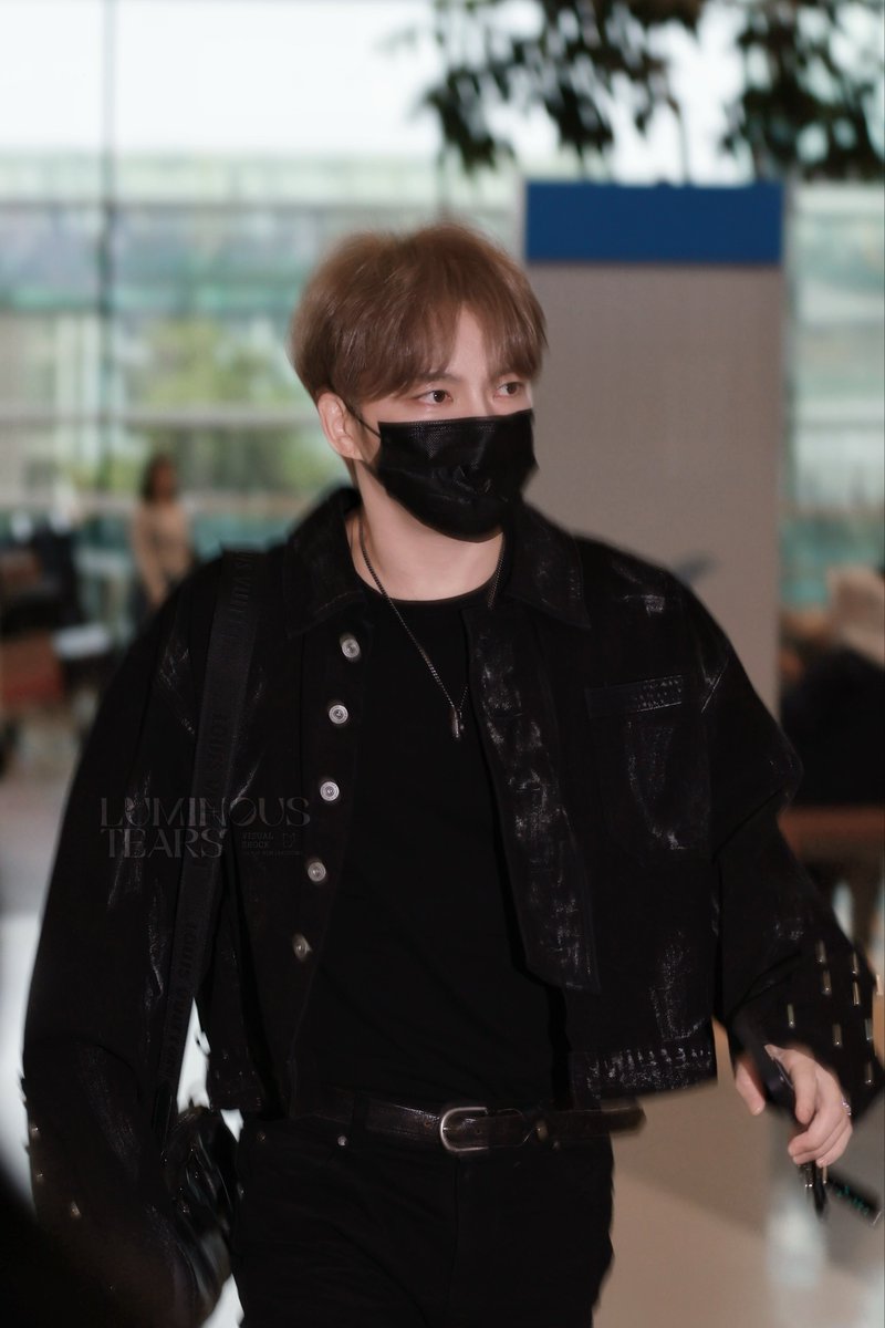 luminous_KJJ's tweet photo. 20260925 김재중 인천 출발🛫

공항 패션쇼✨

@bornfreeonekiss 
#김재중 #재중 #KIMJAEJOONG
#JAEJOONG #ジェジュン #金在中 https://t.co/A5oasYYXrw