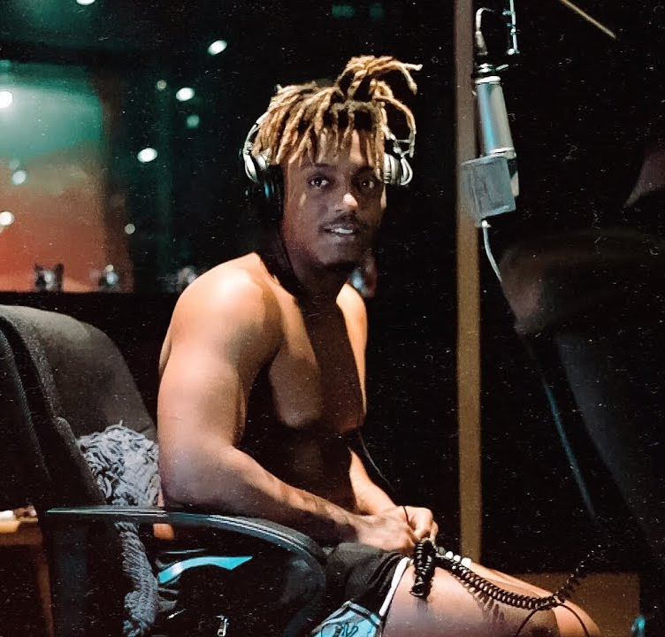 RileyTaugor's tweet photo. Juice WRLD’s cameraman "Chris Long" spoke on Posthumous Releases, Juice Hating Leaks, vlogs with Juice, 4 albums & more. Here’s a summary:

Why he filmed so much Juice footage :

• Says he was around Juice so much because he wanted to make a documentary, not only because they were friends and that he has similar footage of other artists, and he'd post or sell it if "god forbid" something happened to them, because its value would rise

• They were great friends, but he was also there to work & claims the documentary would have made him a lot of money, but it was taken from him and turned into "garbage"

Response to criticism :

• Says people are letting their emotions control them, including those saying he's profiting off a dead man and that everyone around Juice was both a friend and there to do a job.

Posthumous releases & The fans : 

• Artists don't want music dropped after they die unless they've left instructions and that the songs are unfinished, and Juice can't choose the rollout, the features, or the final sound

• He could understand one album, but asks whether four is reasonable and calls that "insane" and that there's already more music and video content than living rappers have.

• Fans get mad at everything, and that within minutes of a release they're asking for a deluxe & calls them ungrateful

The "scamming" and Juice hating leaks :

• He says fans weren't involved and that Sharky wasn't involved at all, claims the leaker cut Sharky off and went straight to the source, and that Cody kept saying a deal was happening after being told "no" 100 times

• Also says that Juice hated leaks and would be angry that "crypto scammers" make hundreds of thousands off his work, and that they sell unreleased music to real fans at huge prices.

• Him speaking on the scamming: As for the scamming shit, if that's true, it's a masterclass in getting back at the people who steal from Juice.