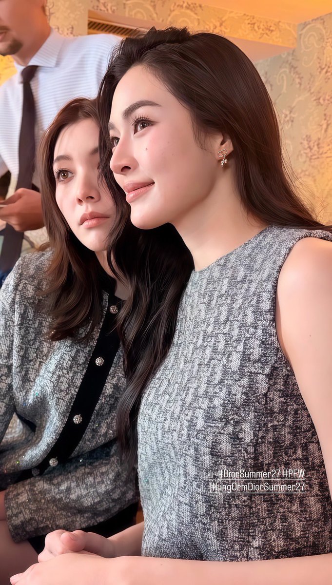 LingOrm_BH's tweet photo. เหมาะสมกับ ตำแหน่ง Brand Ambassador Dior มากกก👑🤍

LINGORM FLY TO DIOR PFW #LingOrmDiorAirportLook 
#LinglingKwong #OrmKornnaphat 
#LingOrm #Dior #DiorSummer27 #PFW https://t.co/swXrvLxTyY