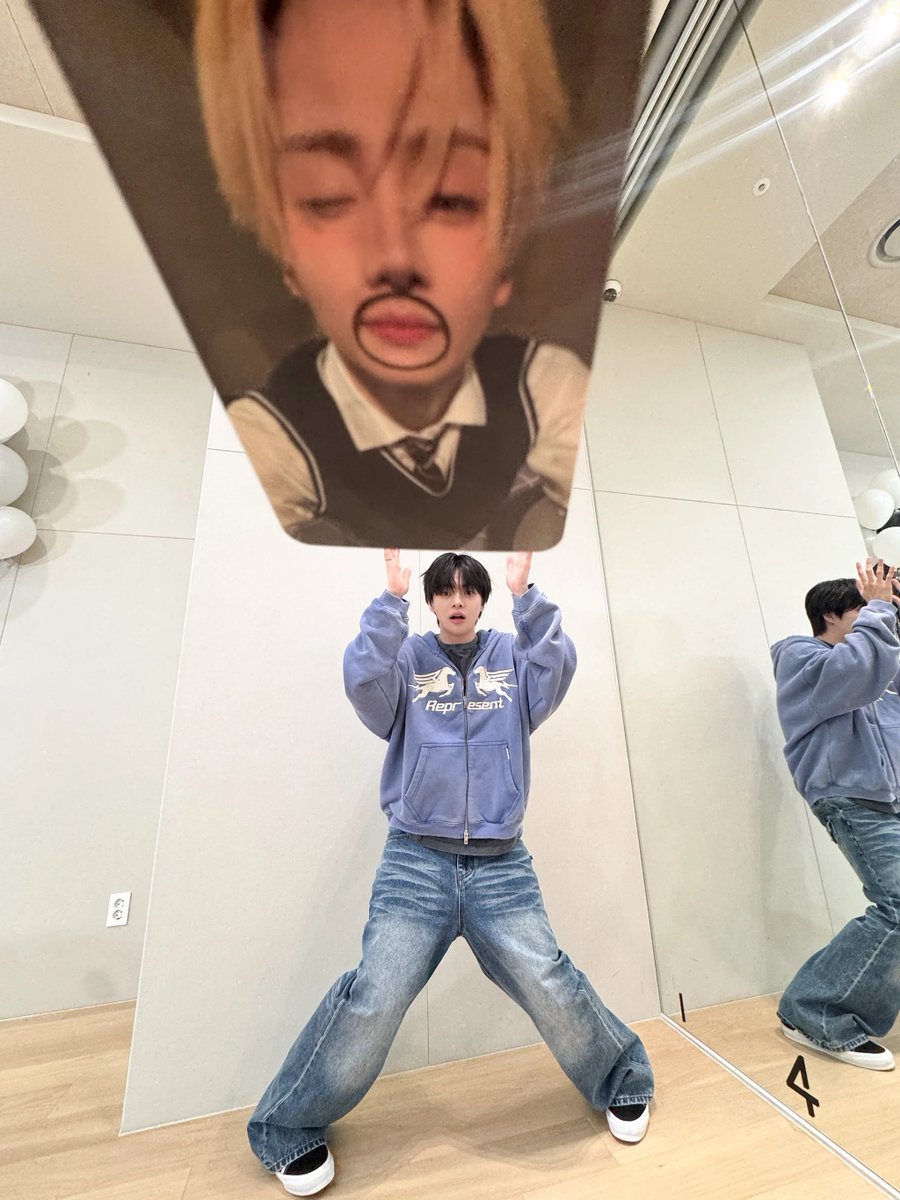 ald1plus's tweet photo. [MEMBERSHIP]

ALD1 Mnet+ Plus Chat Update — ALD1 💌 (1/2)

♡꒰ა ALLYZ 낭만 DAY ໒꒱♡ 🗓️ 8th MAY - ALLYZ분들이 폰케이스 뒤에 ♥상원 사진♥넣고 다니기📸

#ALPHADRIVEONE #ALD1 #알파드라이브원 https://t.co/moCskElpNw