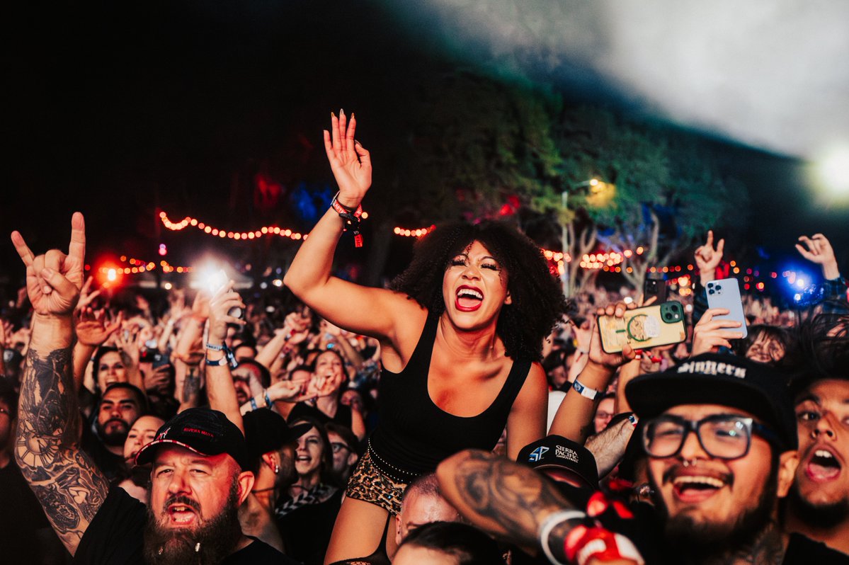 AFTERSHOCKSAC's tweet photo. See that face? That’s you in 3 days time. https://t.co/Tilpne2KIv
