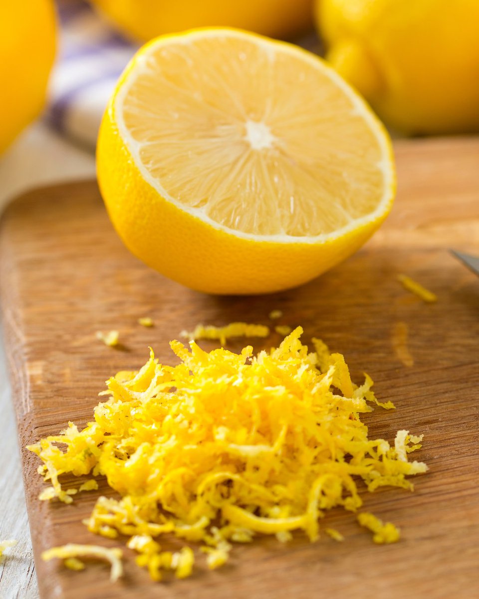 FruitsfromChile's tweet photo. Don't forget the zest! Before you squeeze a lemon, grab a zester. The peel holds fragrant citrus oils that add incredible aroma and bright flavor to baked goods, marinades, dressings, pasta, seafood, vegetables, and so much more.
A little zest can completely transform a recipe. https://t.co/oC0SW09vQq