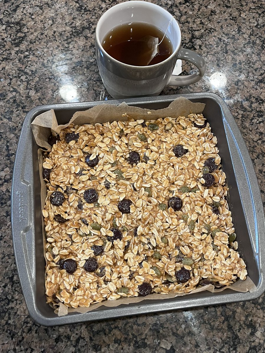 CaleCrypto's tweet photo. Making granola bars for the fam https://t.co/dtXgXfOwyp
