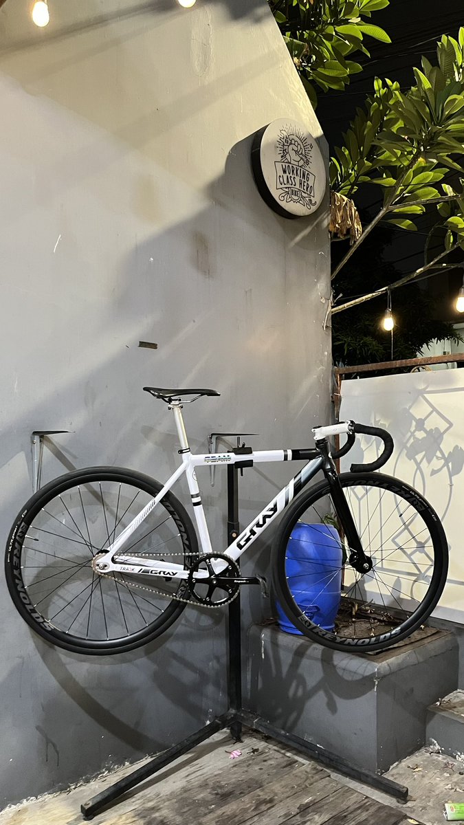 ghost_bintang's tweet photo. berapa yaaa kalo kira” jadi fullbike
bisa perintilan yakk #fnfjb https://t.co/kqm3oWktON