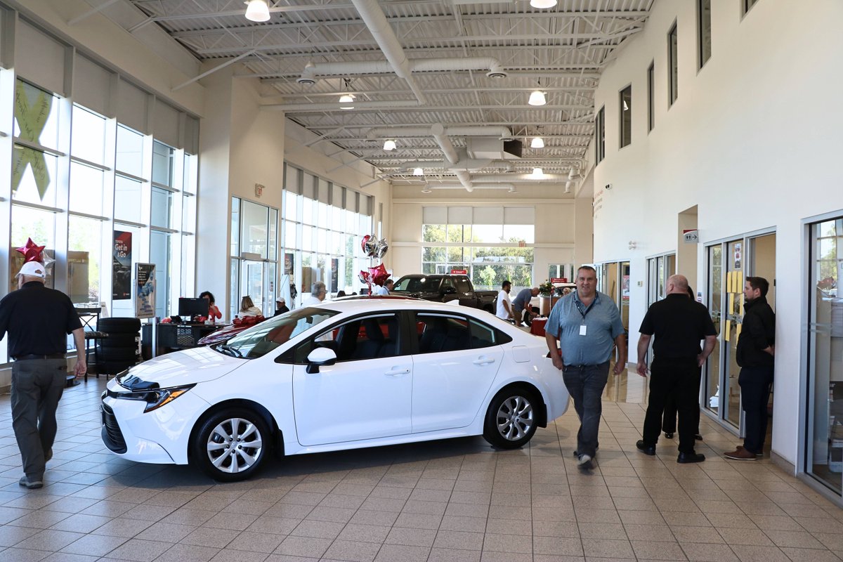 TownOfFortErie's tweet photo. Fort Erie Re-Grand Opening! 

Recently, Fort Erie Toyota celebrated its official Re-Grand Opening and Ribbon Cutting Ceremony.

Make sure to stop by 925 Garrison Rd. to explore their inventory and check out their current specials. Congratulations! https://t.co/P5jJ6wPWsL