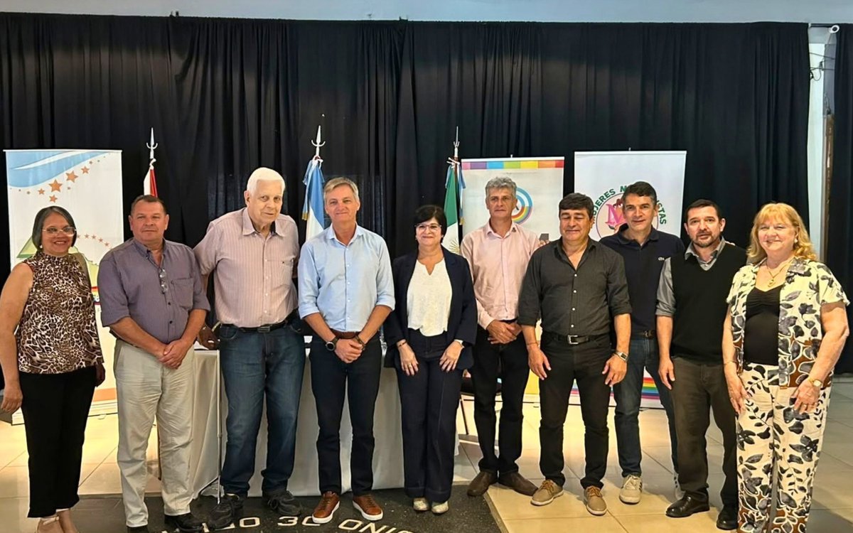 CAMargentina's tweet photo. 🤝 AMuChaFe renovó sus autoridades para el período 2026–2030

La Asociación de Mutuales Chaqueñas Federadas (AMuChaFe) realizó su Asamblea General Ordinaria en Resistencia, con la participación de delegados de las entidades mutuales adheridas. https://t.co/8TV8Y8UqAy
