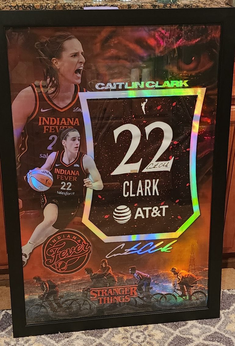 summonedbynat7's tweet photo. Jeremy Smith, owner and creative director of One of One Custom Sports Frame, loves crafting art for memorabilia. He specializes in framing for memorabilia items as well as designing art for memorabilia and collectors. The best part is how affordable his pricing is! https://t.co/z1f0kELpDB