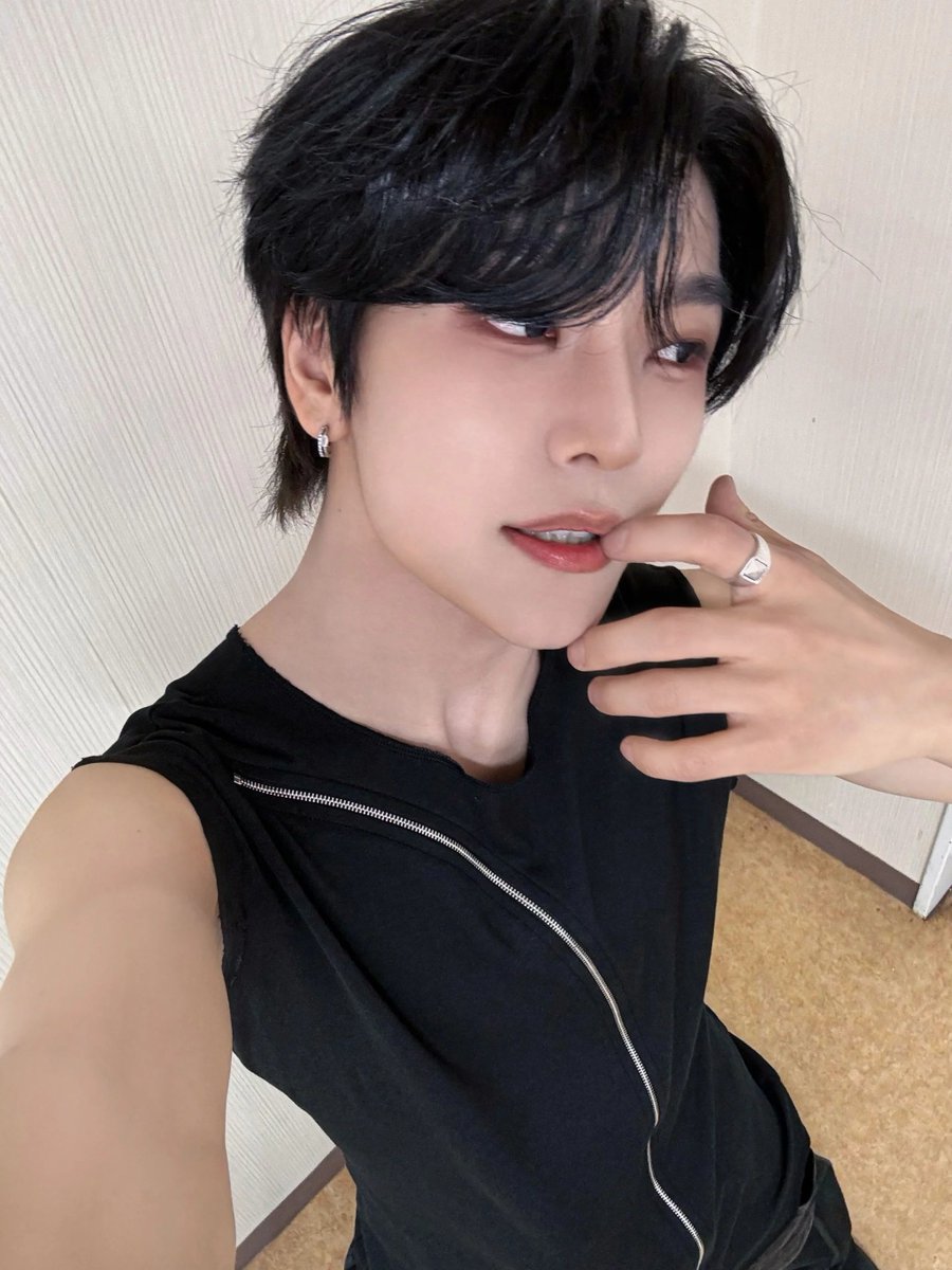 ald1plus's tweet photo. [MEMBERSHIP]

ALD1 Mnet+ Plus Chat Update — #HEXINLONG 💌 (2/3)

#허씬롱 #ALPHADRIVEONE #ALD1 #알파드라이브원 https://t.co/dmPniyxlIr