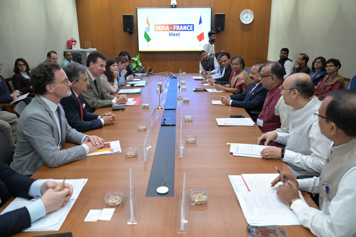 FranceinIndia's tweet photo. Excellent meeting between Ministers @PhBaptiste and @DrJitendraSingh to strengthen India-France cooperation in science, technology and space, including joint research funding, innovation partnerships and EU research ties, as part of the India-France Year of Innovation 2026. https://t.co/4Rbrujz8Xs