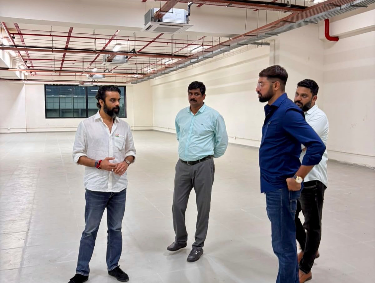 vasaivirarinfra's tweet photo. Kshitij Thakur Inspects Ongoing Sports Complex Work in Virar
Today, Kshitij Thakur inspected the ongoing work at the Sports Complex in Virar and reviewed the progress of the project. The facility is expected to provide better sports infrastructure for local residents and young athletes.
#SportsComplexVirar #Virar #BahujanVikasAghadi #Nalasopara #Vasai