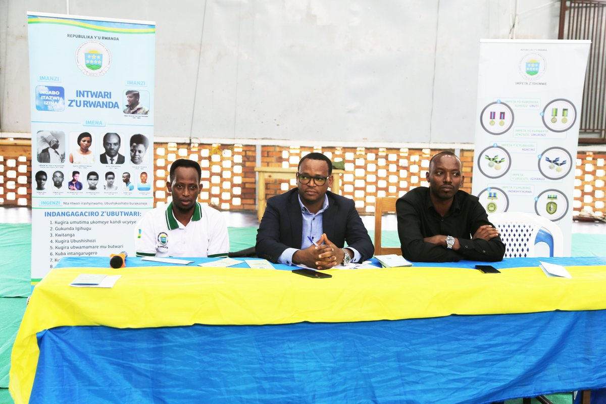 EcoleSSJT's tweet photo. Uyu munsi, tariki ya 28 Nzeri 2026, muri @EcoleSSJT  habereye ikiganiro cyatanzwe na @IntwarizuRwanda - Urwego Rushinzwe Intwari z’Igihugu, Imidari n’Impeta by’Ishimwe, kigamije gukangurira urubyiruko gukunda igihugu, kwitanga, kugira ubushishozi, ubutwari no kuba intangarugero. https://t.co/2gPtP9xEsn