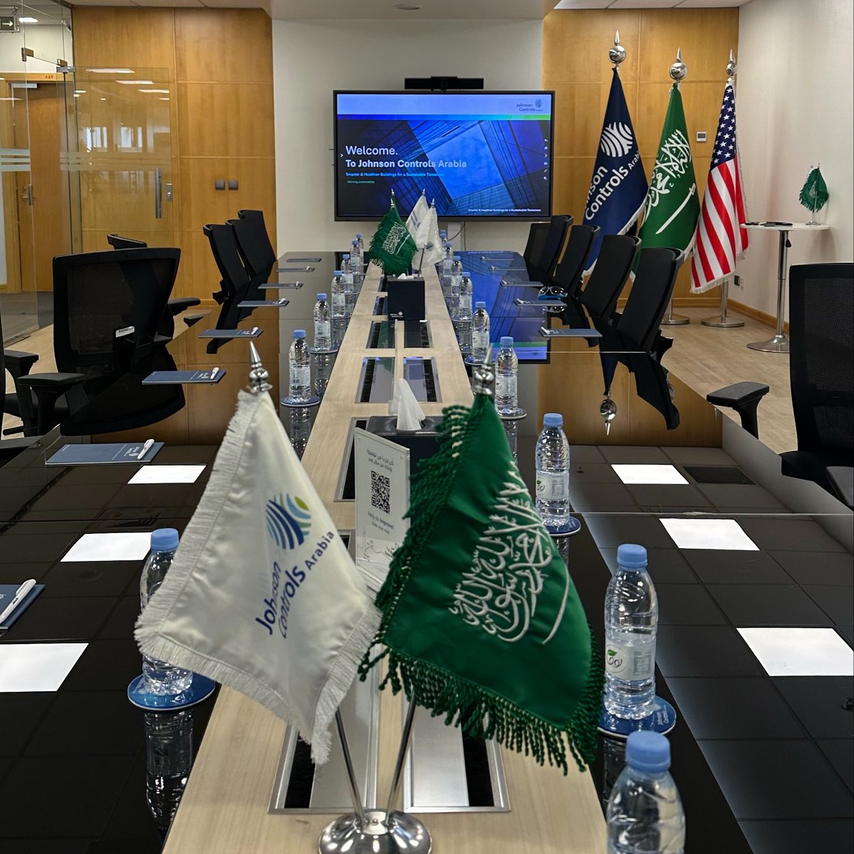 writtnbysh's tweet photo. A special opportunity with Bashoush Team to visit Johnson Controls an enriching and enjoyable experience 🙏🌟 https://t.co/iFS0L1Lf7b