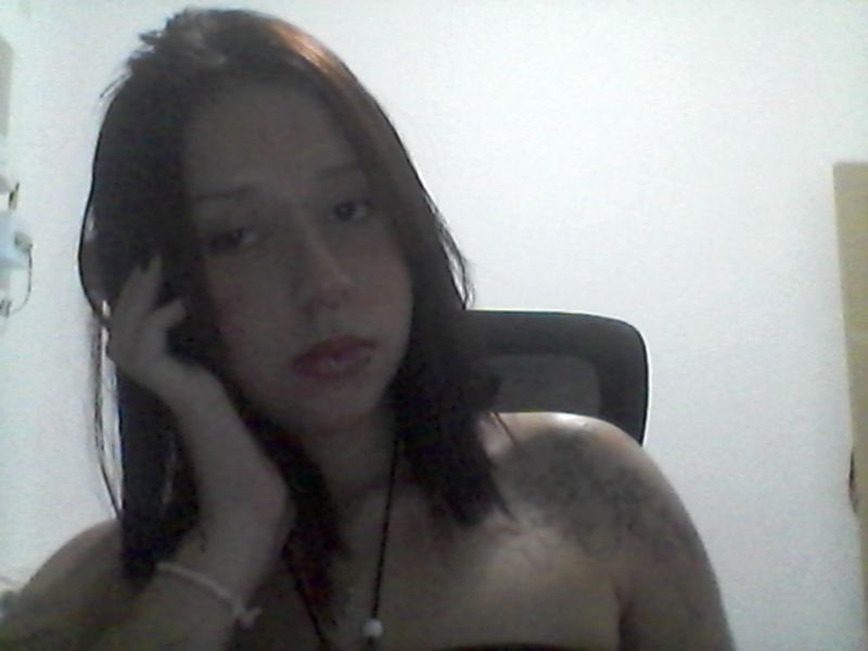 crimedeabril's tweet photo. eu e nove filmes thanks https://t.co/A5yS2dnJuz