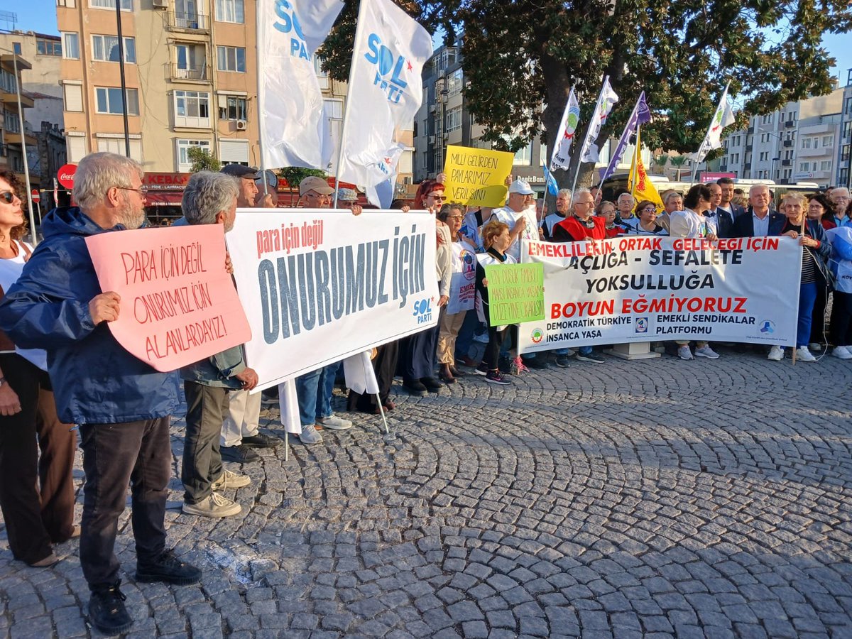 CanakkaleSes's tweet photo. "Para için değil onurumuz için" diyen emeklilerimiz ile SES yükselttik. Fonculara, rantçılara karşı yaşasın sınıf dayanışması, yaşasın @sesgenelmerkezi yaşasın @KESK1995 https://t.co/OlXuLjx7Zw