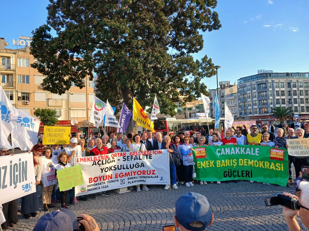 CanakkaleSes's tweet photo. "Para için değil onurumuz için" diyen emeklilerimiz ile SES yükselttik. Fonculara, rantçılara karşı yaşasın sınıf dayanışması, yaşasın @sesgenelmerkezi yaşasın @KESK1995 https://t.co/OlXuLjx7Zw