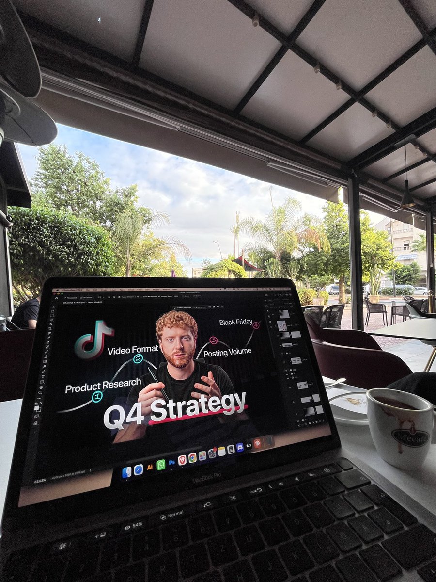 SimoSB13's tweet photo. Monday grind 

Do you guys prefer working from a café or from home? https://t.co/mrgylZq6m3