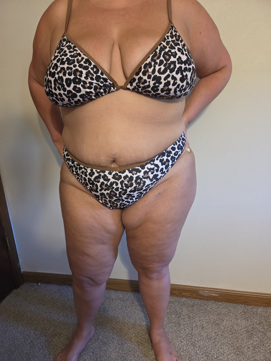 Briebottoms's tweet photo. Busted out of my bikini #bikini #bbw #onlyfans #bigass #xxx https://t.co/LmjQsLKpD2