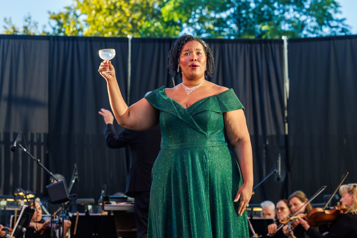 PittsburghOpera's tweet photo. Starting today at 5:30 PM, @wqed-fm will be broadcasting a specially selected Pittsburgh Opera audio clip each weekday as we build up to opening night of Rigoletto! 

Take a breath of fresh aria on your commute home from work! https://t.co/GPWD3XsB02