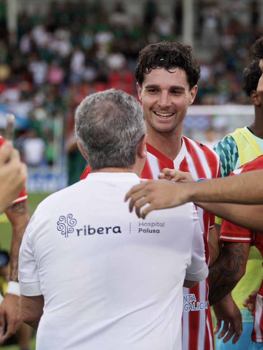 CDeportivoLugo's tweet photo. Por fin puidemos ver a Simón Luca estrearse coa albivermella 🥺❤️

Moito traballo detrás para volver ao verde 💪

#ForzaLugo https://t.co/ok1CmMY9wq