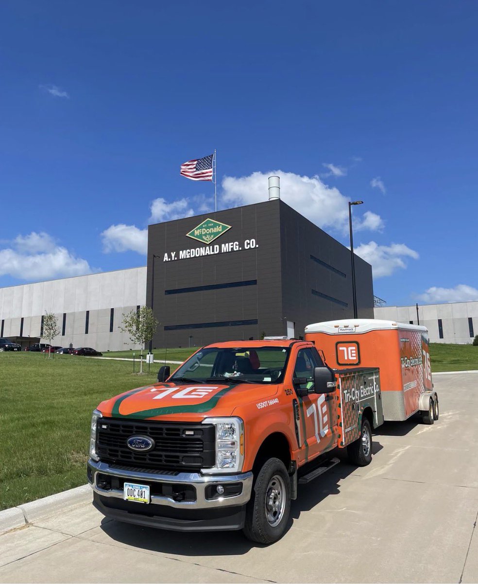 power_america's tweet photo. The Powering America team of NECA’s Tri-City Group and IBEW Local 14 has been working on A.Y. McDonald Mfg. Co.’s new 431,200-square-foot brass foundry in Dickeyville, Wisconsin, that is expected to add over 170 new jobs. (Photo credit: Tri-City Group) #IBEW #NECA https://t.co/ohVVcsrIe2